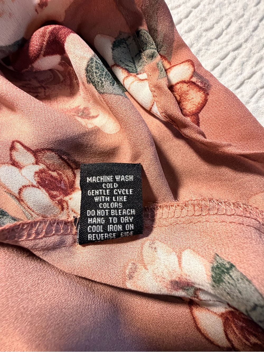 Justify Rose Floral V-Neck Blouse in Dusty Rose - Picture 12 of 12